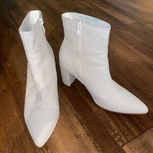 SPARKLY white boots with pearls!